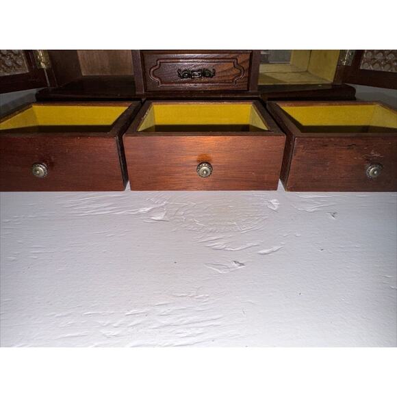 Large Vintage Jewerly Box - Picture 6 of 16